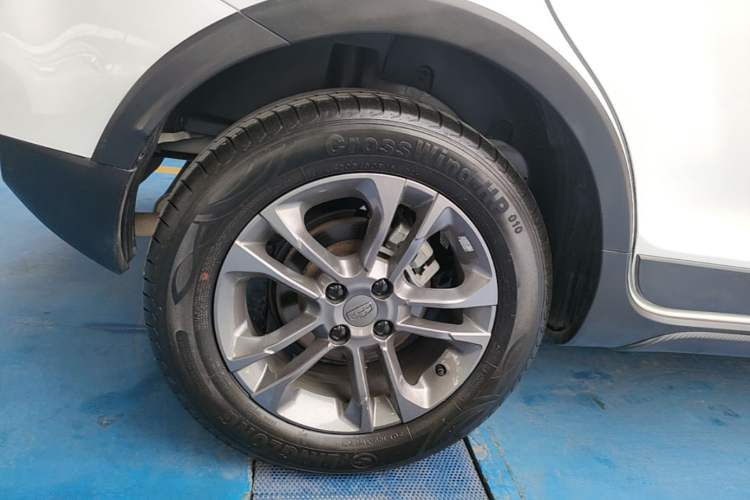 Used Geely Auto Vision X3 2020 1.5L CVT Luxury Model Right Rear Wheel Hub