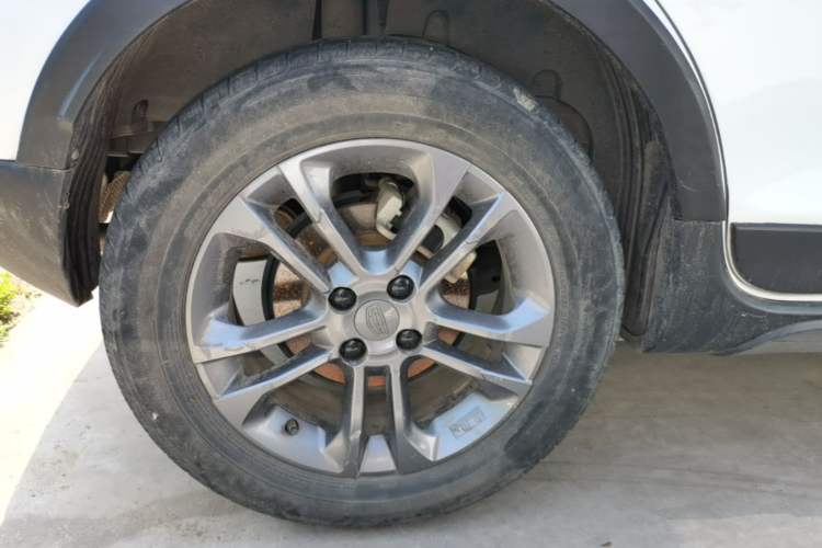 Used Geely Auto Vision X3 2020 1.5L CVT Luxury Model Right Rear Wheel Hub