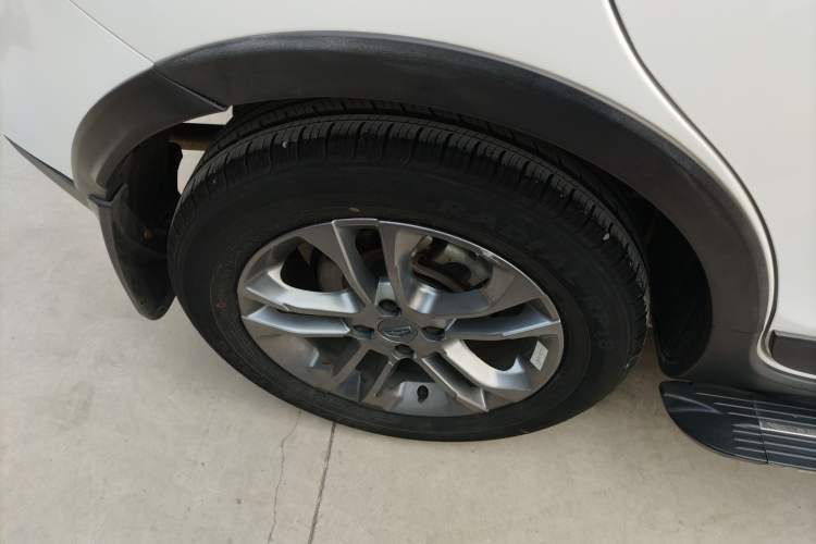 Used Geely Auto Vision X3 2020 1.5L CVT Luxury Model Right Rear Wheel Hub