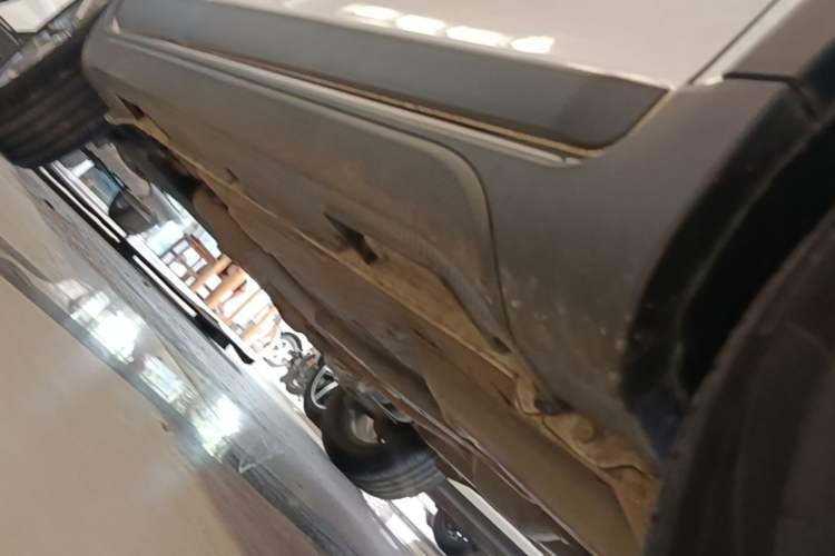 Used Geely Auto Vision X3 2020 1.5L CVT Luxury Model Right Side Sill