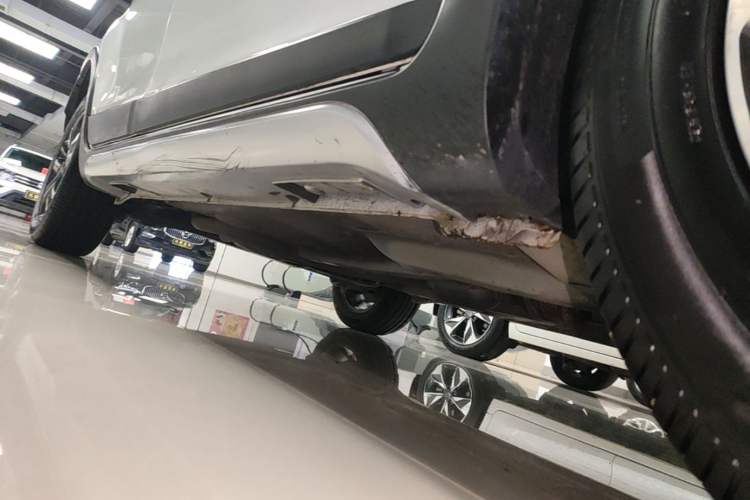 Used Geely Auto Vision X3 2020 1.5L CVT Luxury Model Right Side Sill