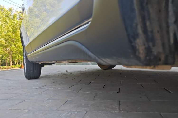 Used Geely Auto Vision X3 2020 1.5L CVT Luxury Model Right Side Sill