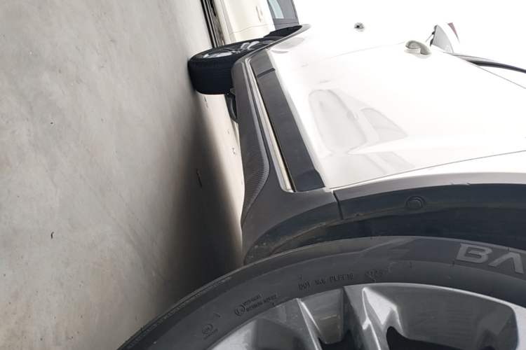 Used Geely Auto Vision X3 2020 1.5L CVT Elite Edition Right Side Sill