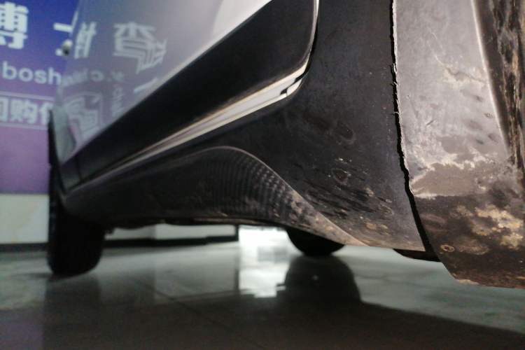 Used Geely Auto Vision X3 2020 1.5L CVT Luxury Model Right Side Sill