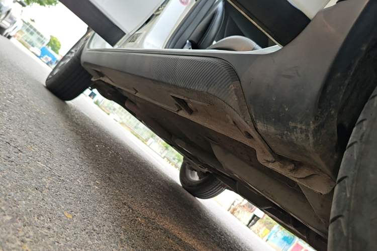 Used Geely Auto Vision X3 2020 1.5L Manual Elite Edition Right Side Sill
