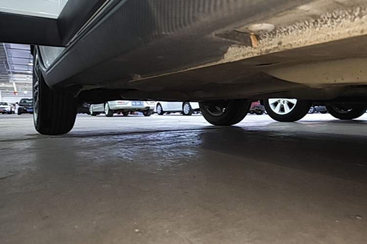Used Geely Auto Vision X3 2020 1.5L CVT Elite Edition Right Side Sill