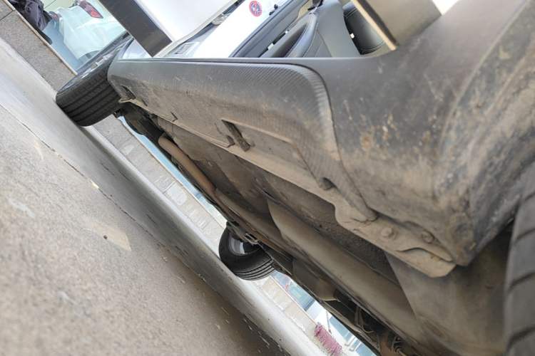 Used Geely Auto Vision X3 2020 1.5L CVT Luxury Model Right Side Sill