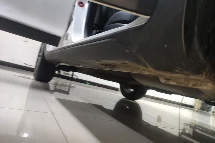 Used Geely Auto Vision X3 2020 1.5L Manual Elite Edition Right Side Sill