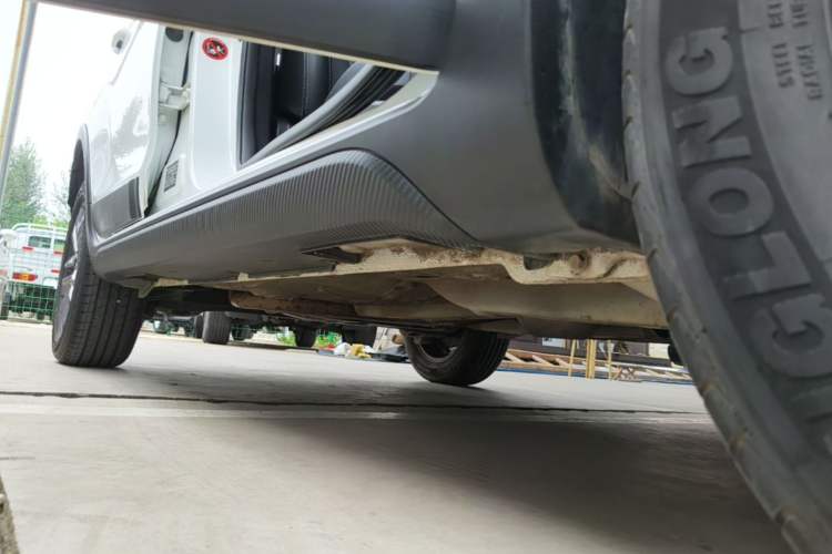 Used Geely Auto Vision X3 2020 1.5L Manual Elite Edition Right Side Sill