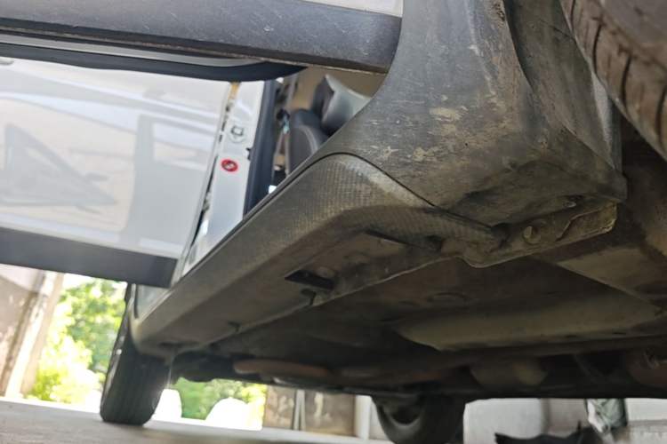 Used Geely Auto Vision X3 2020 1.5L CVT Luxury Model Right Side Sill