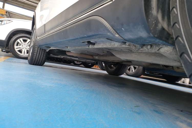 Used Geely Auto Vision X3 2020 1.5L CVT Luxury Model Right Side Sill
