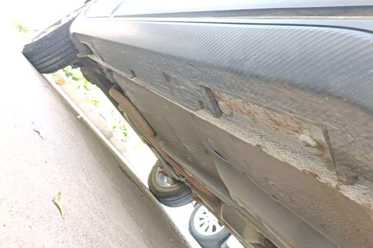 Used Geely Auto Vision X3 2020 1.5L Manual Elite Edition Right Side Sill