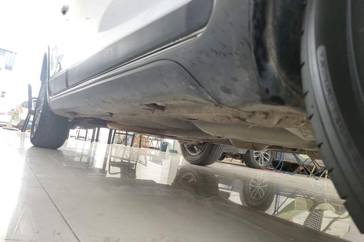 Used Geely Auto Vision X3 2020 1.5L Manual Elite Edition Right Side Sill