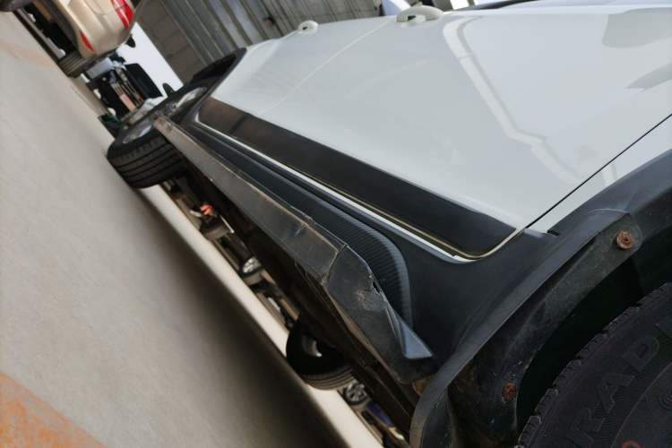 Used Geely Auto Vision X3 2020 1.5L CVT Luxury Model Right Side Sill