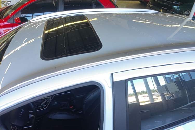 Used Geely Auto Vision X3 2020 1.5L CVT Luxury Model Roof