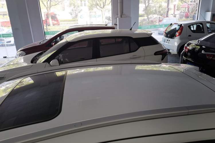 Used Geely Auto Vision X3 2020 1.5L CVT Luxury Model Roof