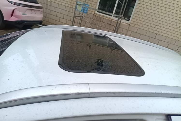 Used Geely Auto Vision X3 2020 1.5L CVT Luxury Model Roof
