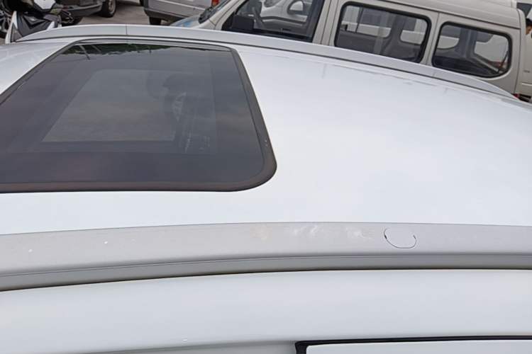 Used Geely Auto Vision X3 2020 1.5L CVT Luxury Model Roof