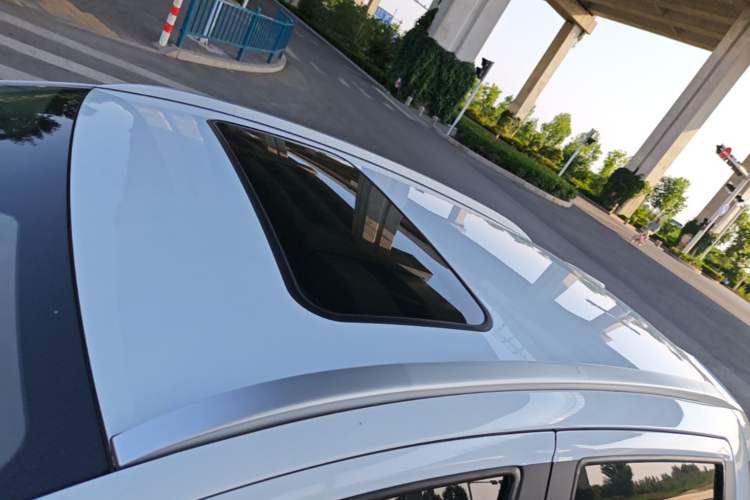 Used Geely Auto Vision X3 2020 1.5L CVT Luxury Model Roof