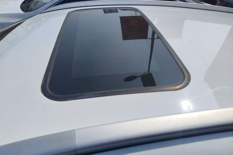 Used Geely Auto Vision X3 2020 1.5L CVT Luxury Model Roof