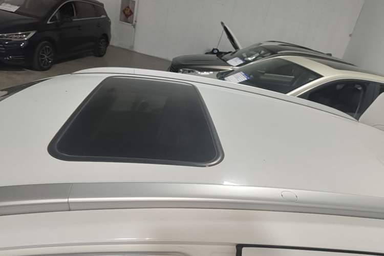 Used Geely Auto Vision X3 2020 1.5L CVT Luxury Model Roof