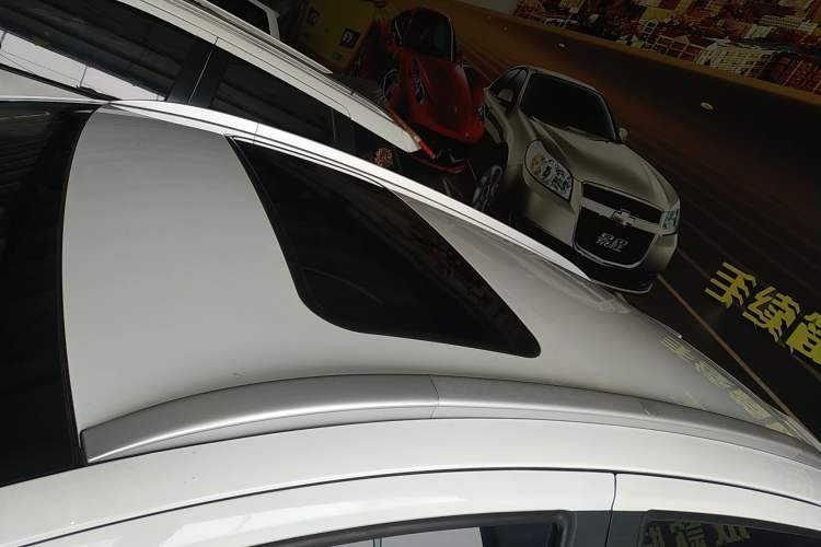 Used Geely Auto Vision X3 2020 1.5L CVT Luxury Model Roof