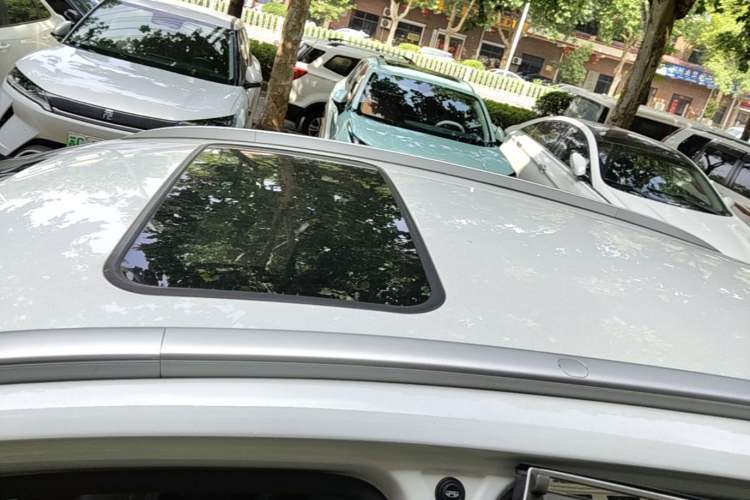 Used Geely Auto Vision X3 2020 1.5L CVT Luxury Model Roof