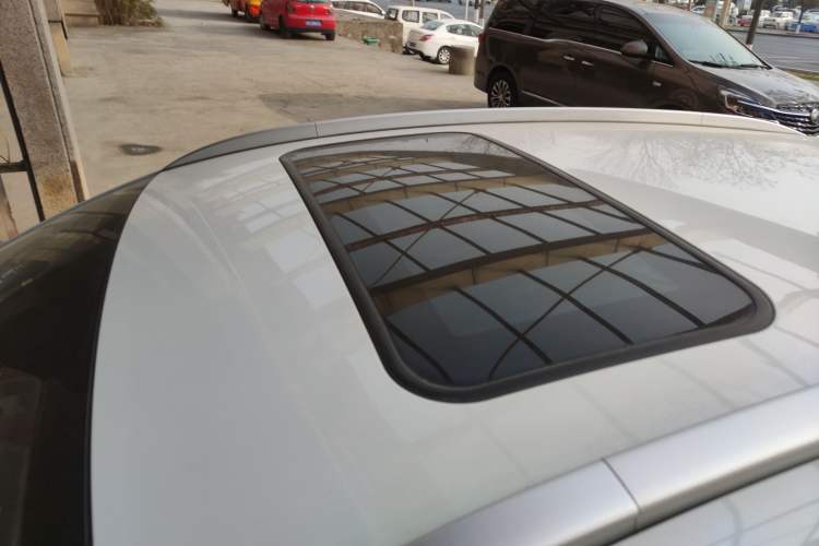 Used Geely Auto Vision X3 2020 1.5L CVT Luxury Model Roof