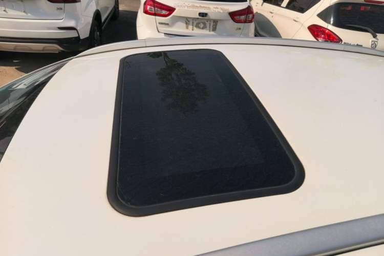 Used Geely Auto Vision X3 2020 1.5L CVT Luxury Model Roof