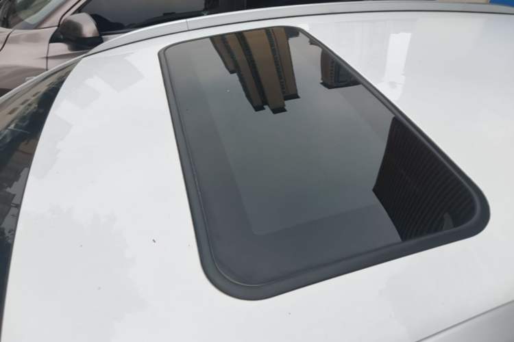 Used Geely Auto Vision X3 2020 1.5L CVT Luxury Model Roof
