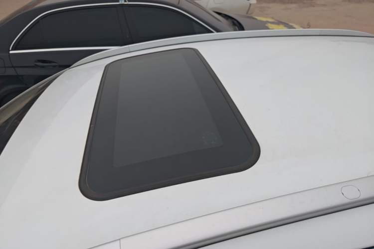 Used Geely Auto Vision X3 2020 1.5L CVT Luxury Model Roof