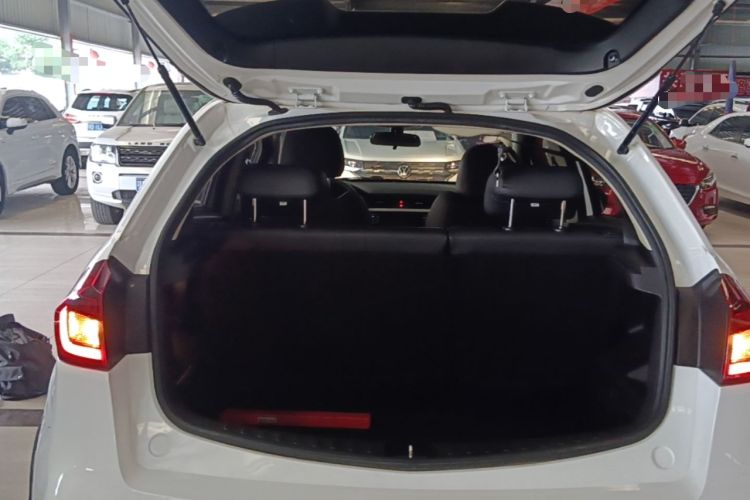 Used Geely Auto Vision X3 2020 1.5L CVT Luxury Model Trunk