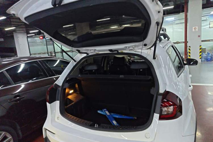 Used Geely Auto Vision X3 2020 1.5L CVT Luxury Model Trunk