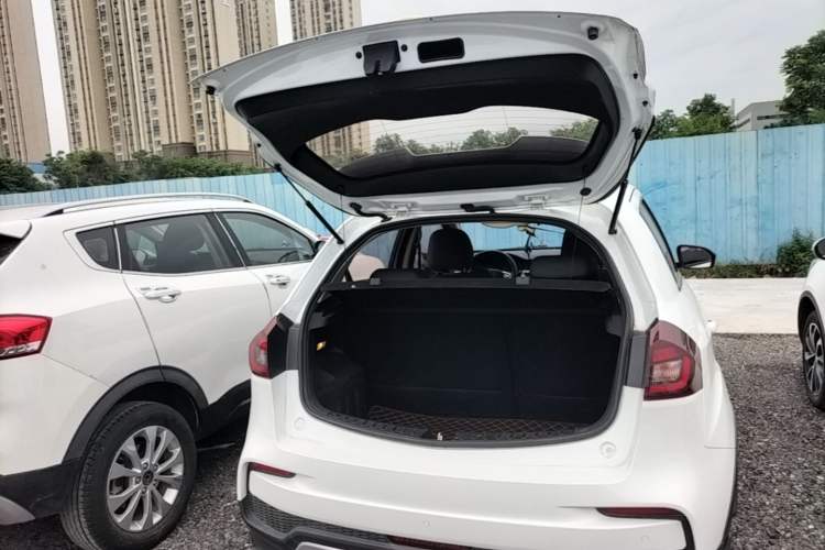 Used Geely Auto Vision X3 2020 1.5L CVT Luxury Model Trunk