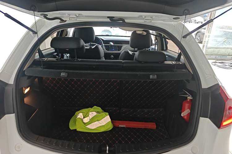 Used Geely Auto Vision X3 2020 1.5L CVT Luxury Model Trunk