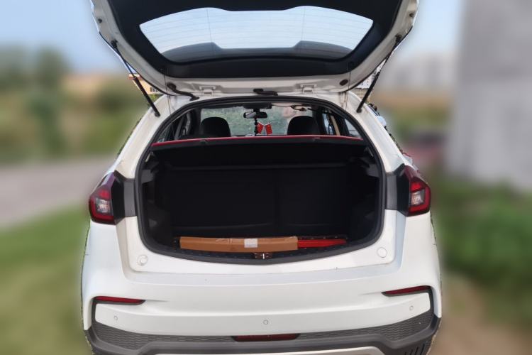 Used Geely Auto Vision X3 2020 1.5L CVT Luxury Model Trunk