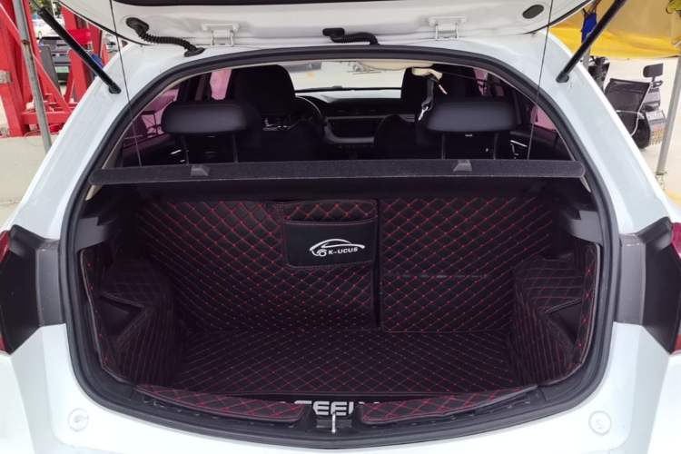 Used Geely Auto Vision X3 2020 1.5L CVT Luxury Model Trunk