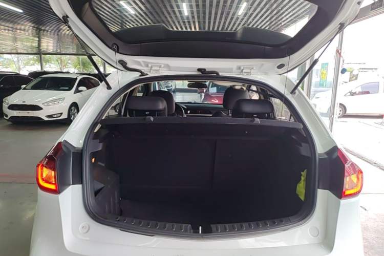 Used Geely Auto Vision X3 2020 1.5L CVT Luxury Model Trunk