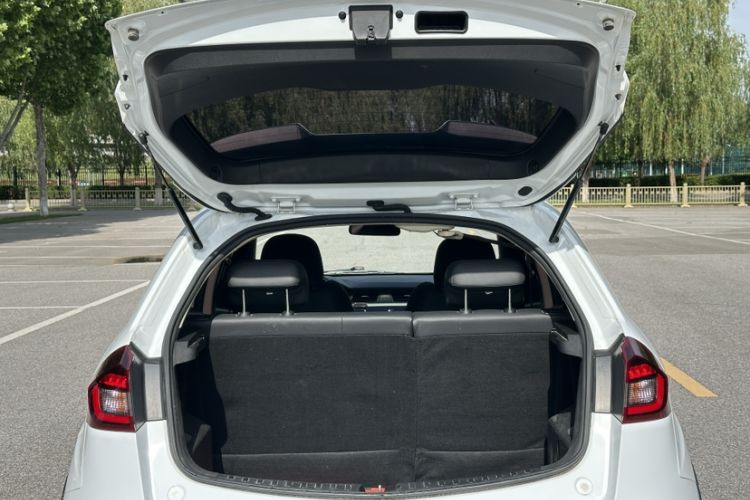 Used Geely Auto Vision X3 2020 1.5L CVT Luxury Model Trunk