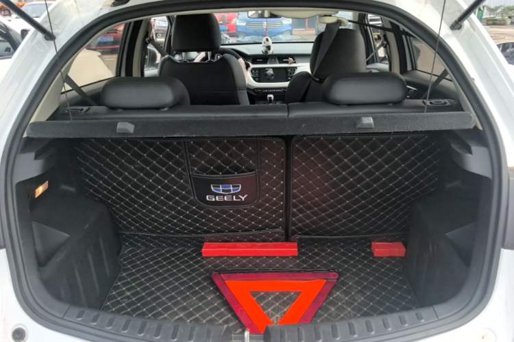 Used Geely Auto Vision X3 2020 1.5L Manual Luxury Edition Trunk