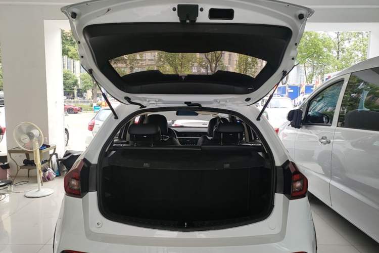 Used Geely Auto Vision X3 2020 1.5L Manual Elite Edition Trunk