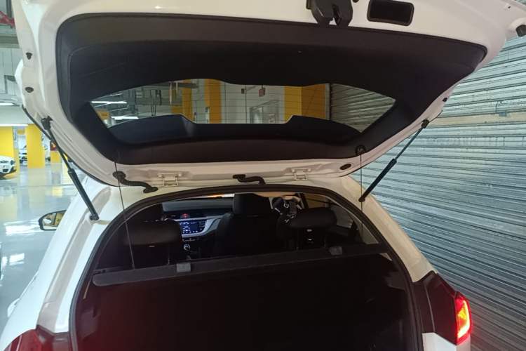 Used Geely Auto Vision X3 2020 1.5L CVT Luxury Model Trunk