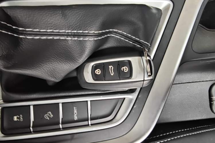 Used Geely Auto Vision X3 2020 1.5L CVT Luxury Model Vehicle Key