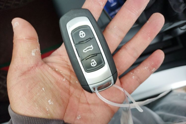 Used Geely Auto Vision X3 2020 1.5L CVT Luxury Model Vehicle Key