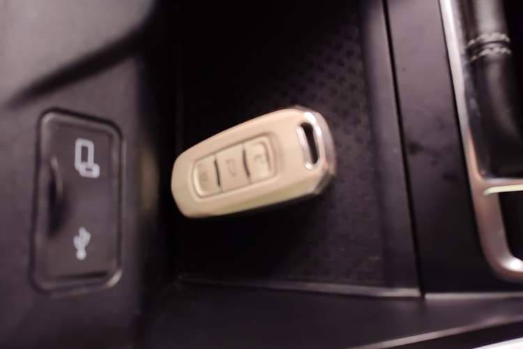 Used Geely Auto Vision X3 2020 1.5L CVT Luxury Model Vehicle Key