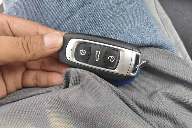 Used Geely Auto Vision X3 2020 1.5L CVT Luxury Model Vehicle Key