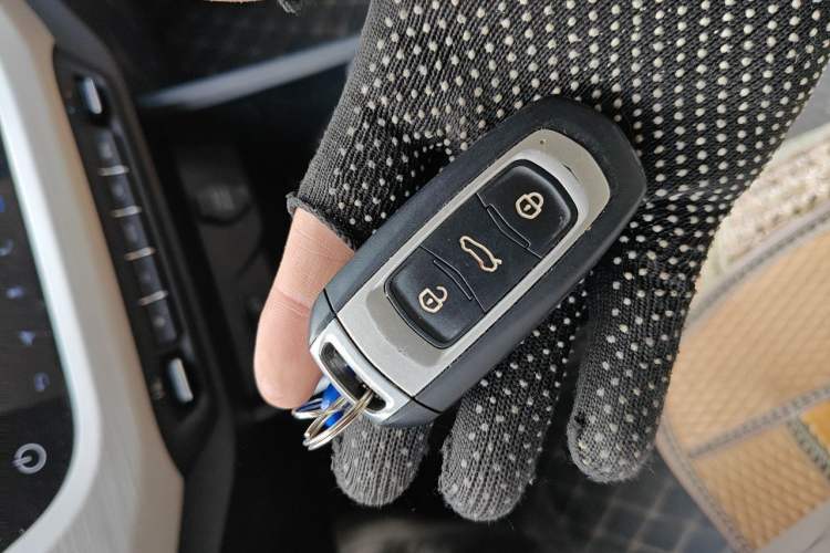 Used Geely Auto Vision X3 2020 1.5L CVT Elite Edition Vehicle Key