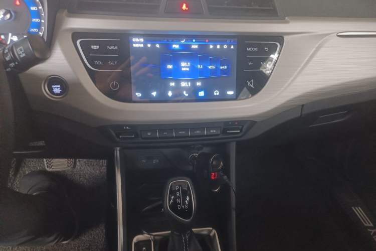 Used Geely Auto Vision X3 2020 1.5L CVT Elite Edition Audio And AC Panel