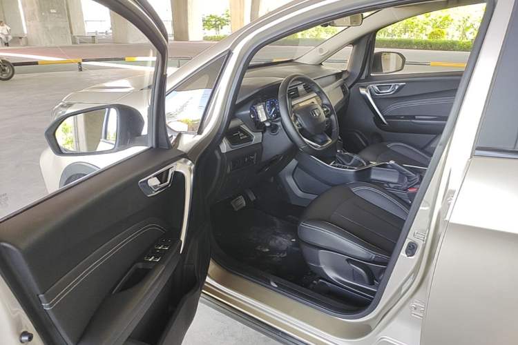 Used Geely Auto Vision X3 2020 1.5L CVT Luxury Model Driver Seat