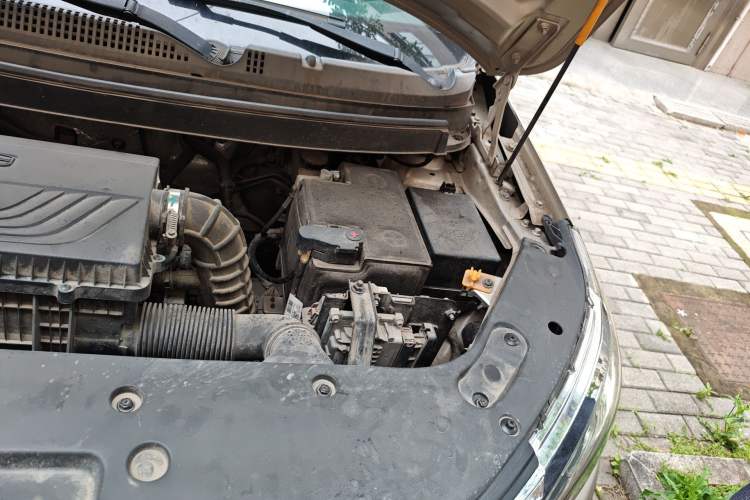 Used Geely Auto Vision X3 2020 1.5L CVT Luxury Model Engine Bay Left